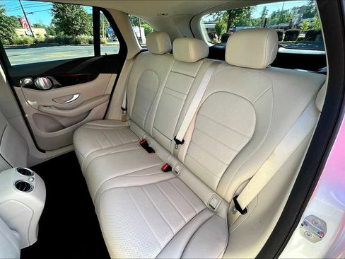Used 2020 Mercedes-Benz GLC 300 image 21