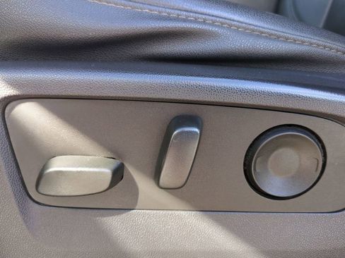 Used 2024 GMC Sierra 2500 SLT w/ SLT Premium Package image 20