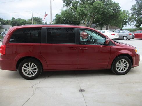 Used 2015 Dodge Grand Caravan SXT w/ Security Group FWD image 16