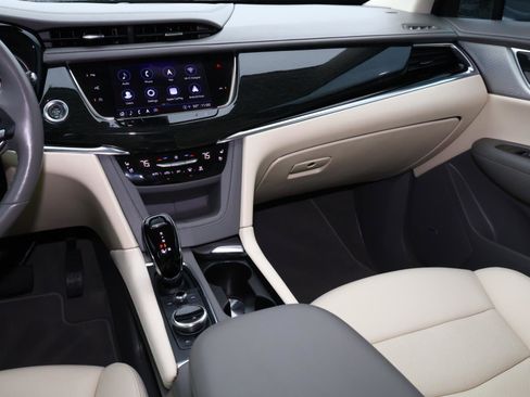 Certified 2023 Cadillac XT6 Premium Luxury w/ Technology Package image 17