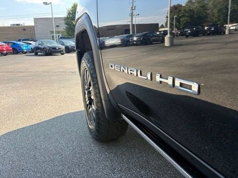 Used 2024 GMC Sierra 3500 Denali Ultimate AWD/4WD image 14