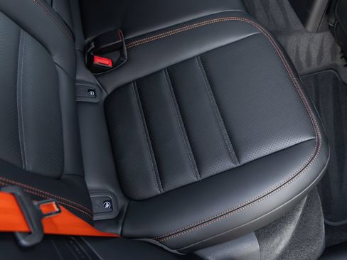 Certified 2026 Porsche Macan S AWD/4WD image 38