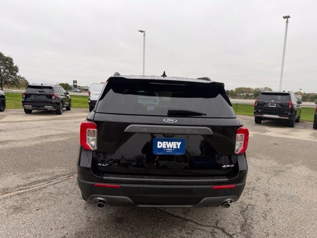 Used 2024 Ford Explorer XLT w/ Equipment Group 202A AWD/4WD image 7