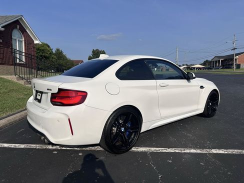 Used 2018 BMW M2 RWD image 9