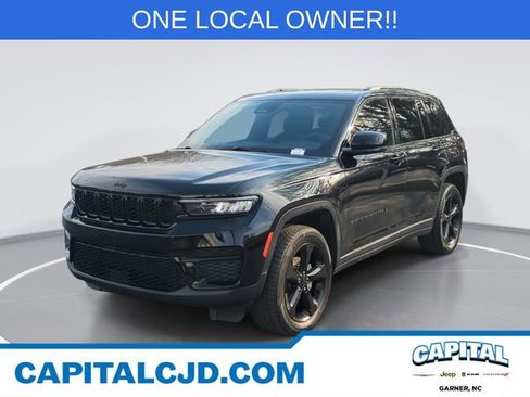 Used 2023 Jeep Grand Cherokee Altitude image 1