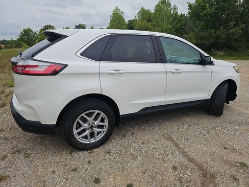 Used 2024 Ford Edge SEL w/ Convenience Package AWD/4WD image 3