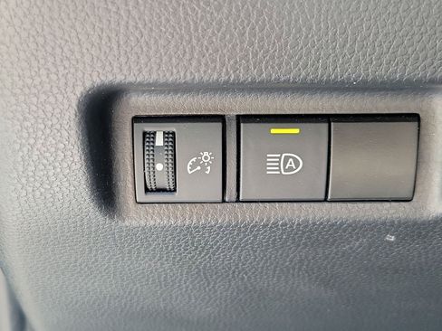 Used 2024 Toyota RAV4 XLE FWD image 30