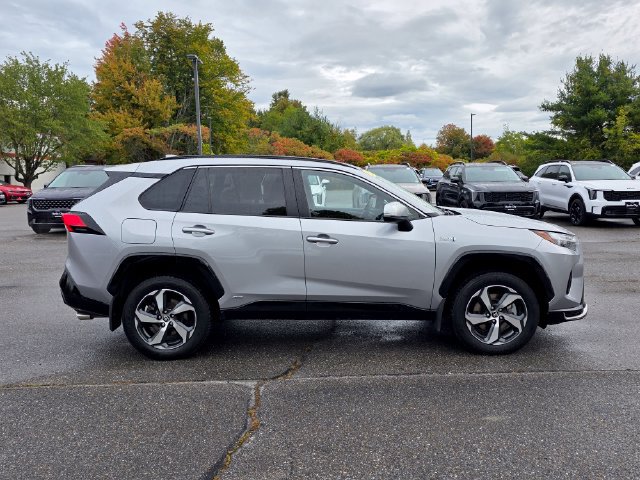 Used 2022 Toyota RAV4 SE w/ Weather & Moonroof Package AWD/4WD image 9