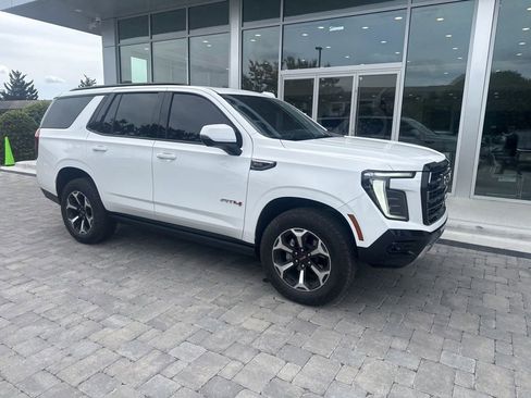 Used 2025 GMC Yukon AT4 w/ AT4 Premium Package AWD/4WD image 5