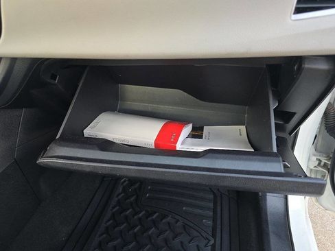 Used 2016 Toyota Corolla LE image 33