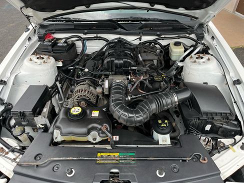 Used 2008 Ford Mustang Premium image 9