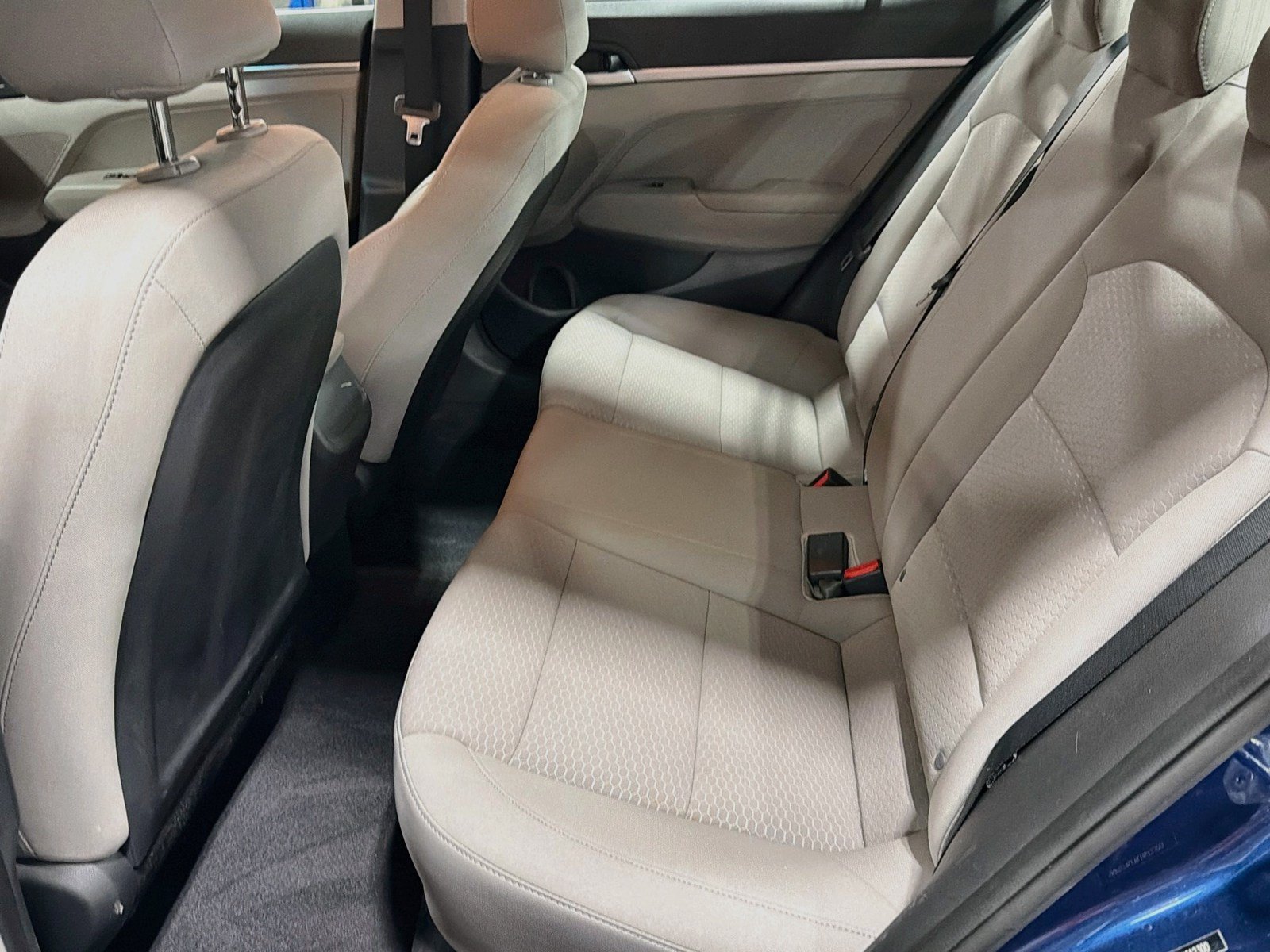 Used 2020 Hyundai Elantra SE FWD image 9