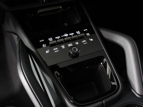 New 2026 Porsche Cayenne Turbo image 14