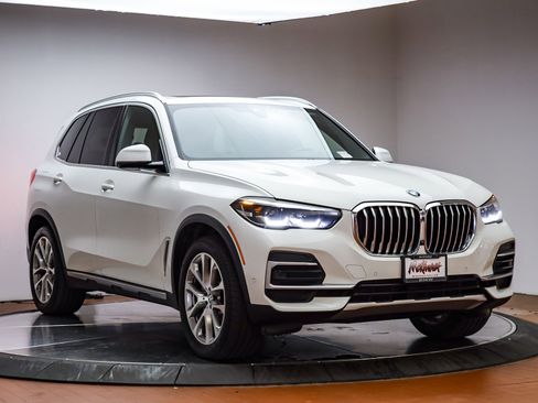 Used 2022 BMW X5 sDrive40i w/ Parking Assistance Package image 3