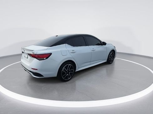 Used 2025 Nissan Sentra SR w/ SR Premium Package image 8