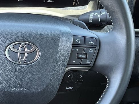 Used 2025 Toyota Camry SE FWD image 14