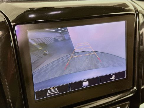 Used 2020 Chevrolet Traverse LT w/ LPO, Blackout Package image 15