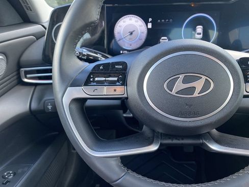 Certified 2025 Hyundai Elantra SEL FWD image 20