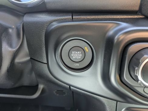 Used 2023 Jeep Wrangler Unlimited Sahara w/ Cold Weather Group AWD/4WD image 24