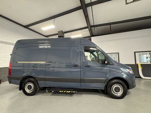 Used 2019 Mercedes-Benz Sprinter 144 image 2