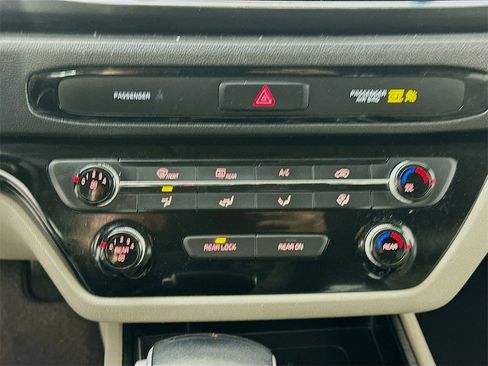 Used 2020 Kia Sedona EX image 15