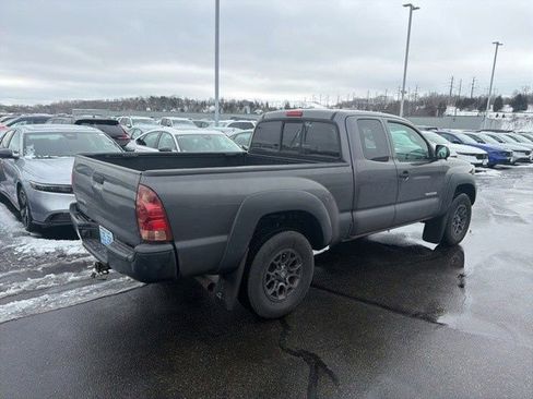 Used 2013 Toyota Tacoma 4x4 Access Cab w/ Convenience Pkg image 2