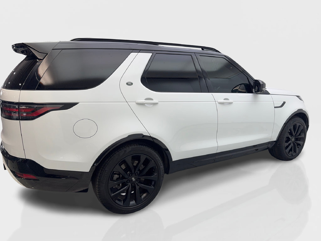 Used 2024 Land Rover Discovery Dynamic SE AWD/4WD image 14