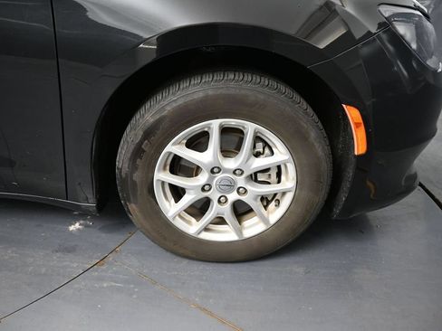 Used 2023 Chrysler Voyager LX FWD image 18