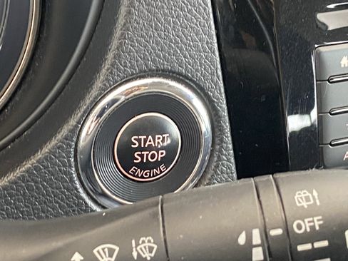 Used 2020 Nissan Rogue SV image 14