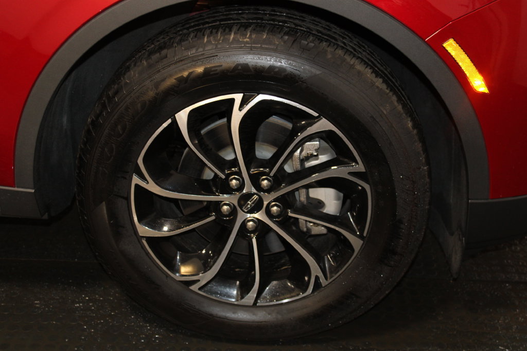 Used 2025 Lincoln Nautilus Premier AWD/4WD image 43
