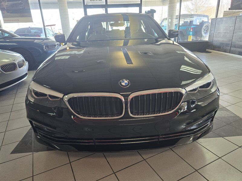 Used 2017 BMW 530i RWD image 2