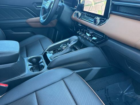 New 2023 GMC Canyon AT4 w/ AT4 Premium Package AWD/4WD image 18