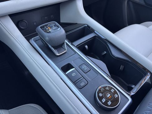 Used 2024 Nissan Pathfinder SL image 26