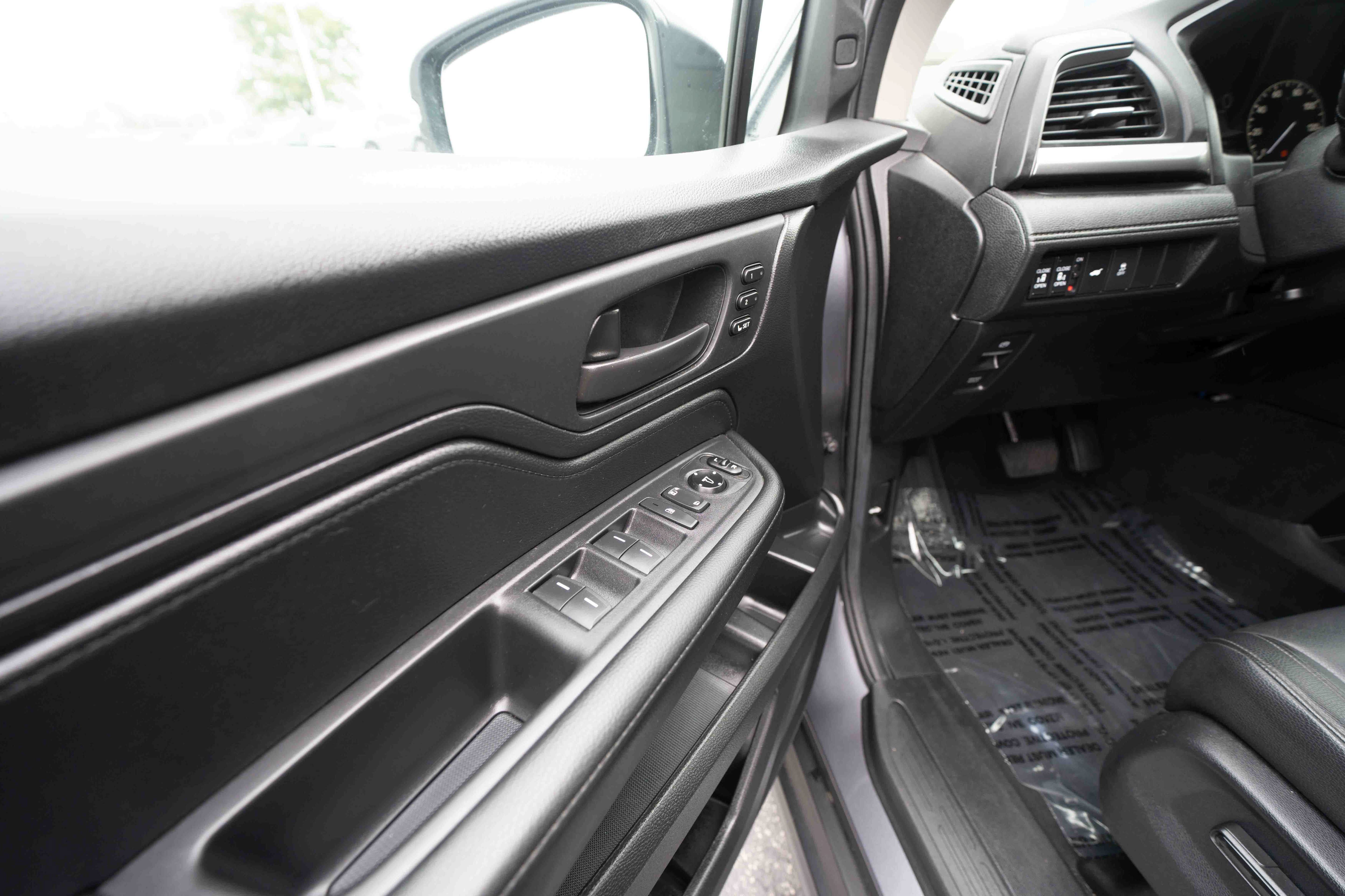 Used 2025 Honda Odyssey EX-L image 7
