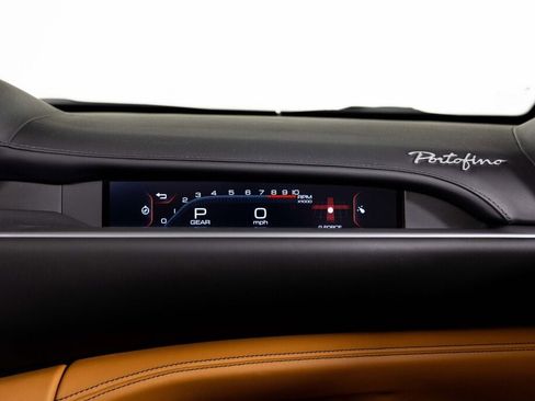 Used 2019 Ferrari Portofino image 33