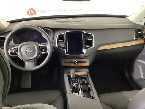 New 2025 Volvo XC90 B6 Plus w/ Protection Package Premier image 14