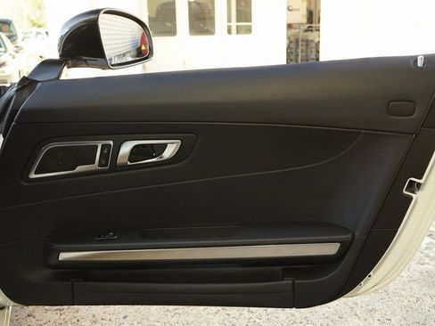 Used 2018 Mercedes-Benz AMG GT Roadster image 22