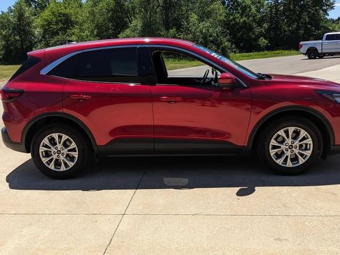 Certified 2023 Ford Escape Active w/ Tech Pack #2 FWD image 2