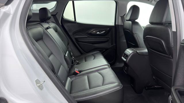 Used 2024 GMC Terrain SLT AWD/4WD image 16