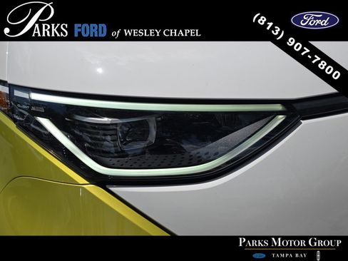 Used 2025 Volkswagen ID. Buzz 1st Edition AWD/4WD image 6