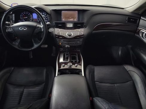 Used 2011 INFINITI M56 w/ Sport Pkg RWD image 9