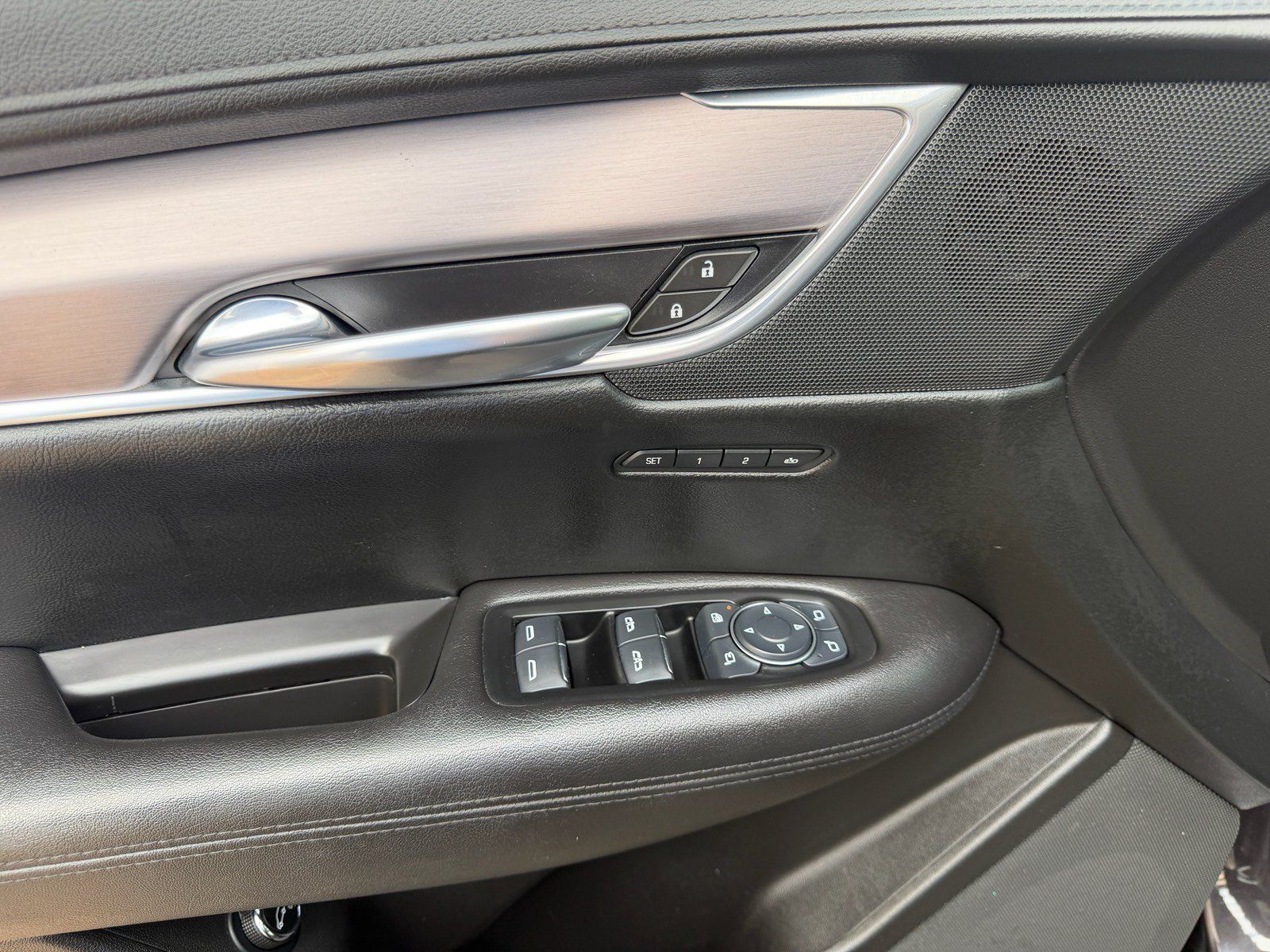 Used 2017 Cadillac XT5 Luxury FWD image 19