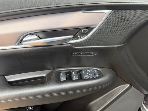 Used 2017 Cadillac XT5 Luxury FWD image 19