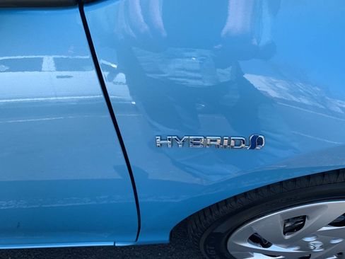 Used 2016 Toyota Prius C Two image 11