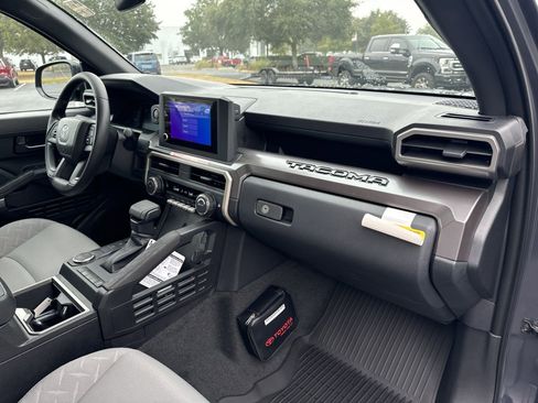 New 2024 Toyota Tacoma 2WD Double Cab image 32
