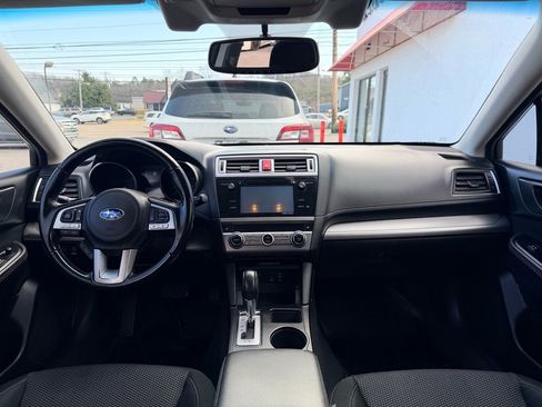 Used 2016 Subaru Outback 2.5i Premium image 18