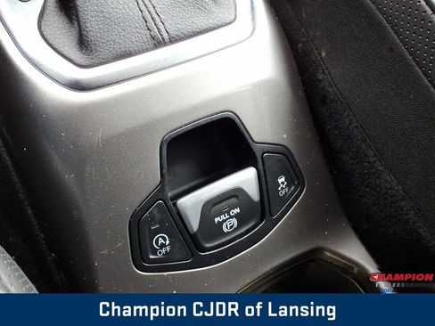 Used 2021 Jeep Renegade Limited image 23