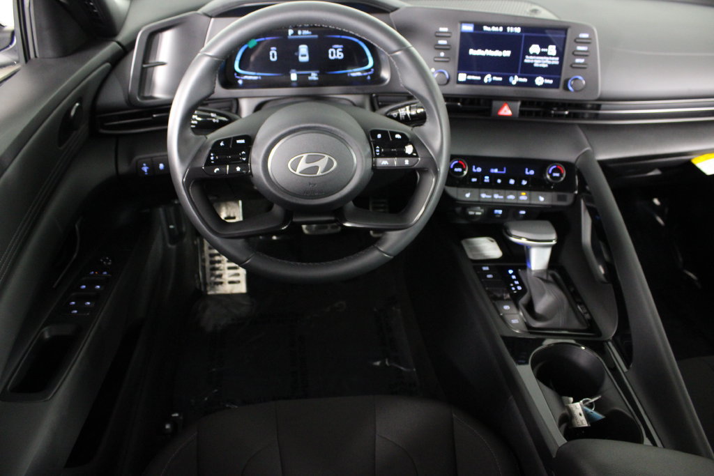 Certified 2026 Hyundai Elantra SEL Sport Premium FWD image 8