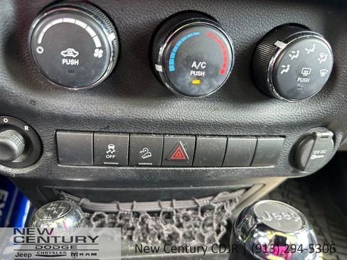 Used 2013 Jeep Wrangler Unlimited Sport AWD/4WD image 27
