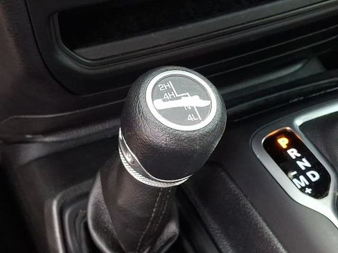 Used 2018 Jeep Wrangler Sport AWD/4WD image 18